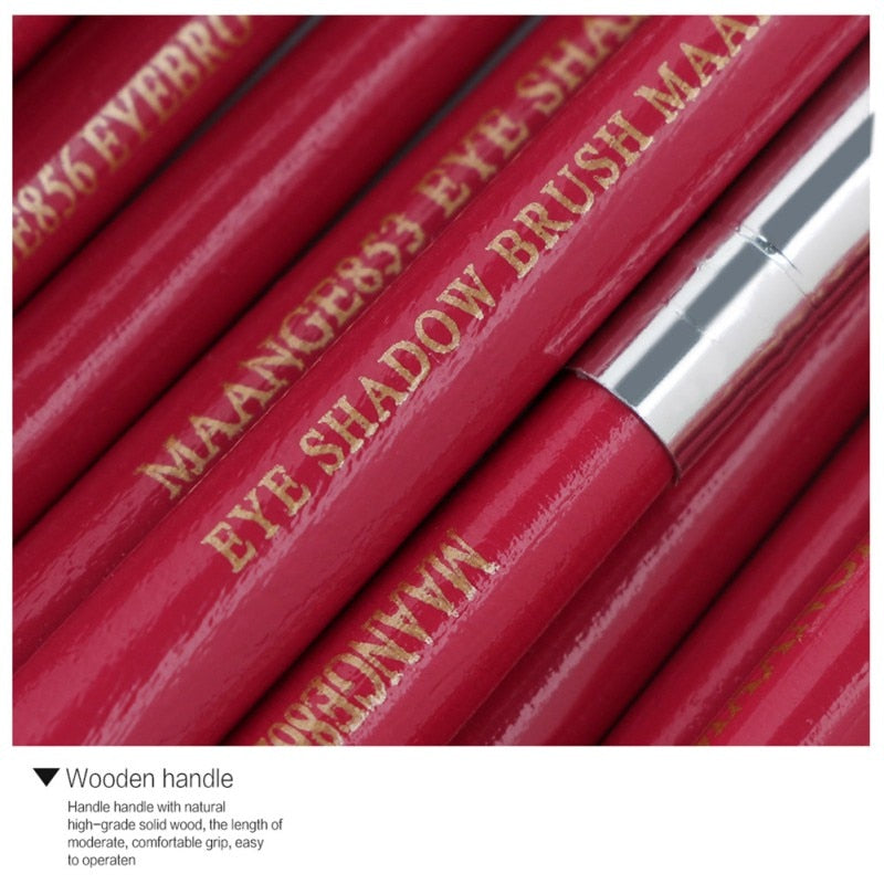 Professional makeup brushes set