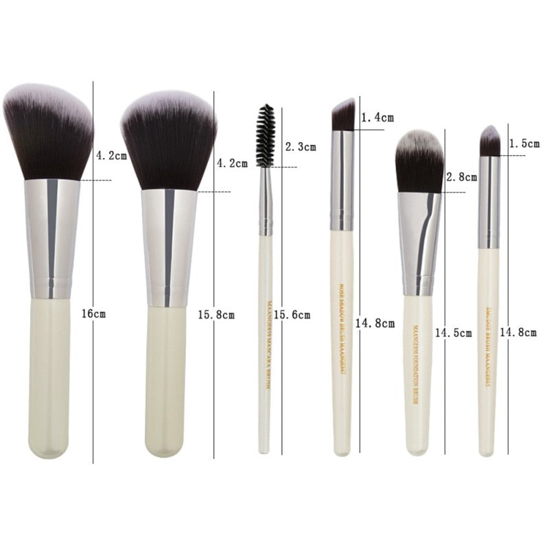 Professional makeup brushes set