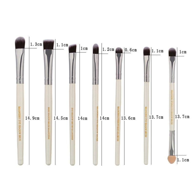 Professional makeup brushes set