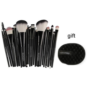 Professional makeup brushes set
